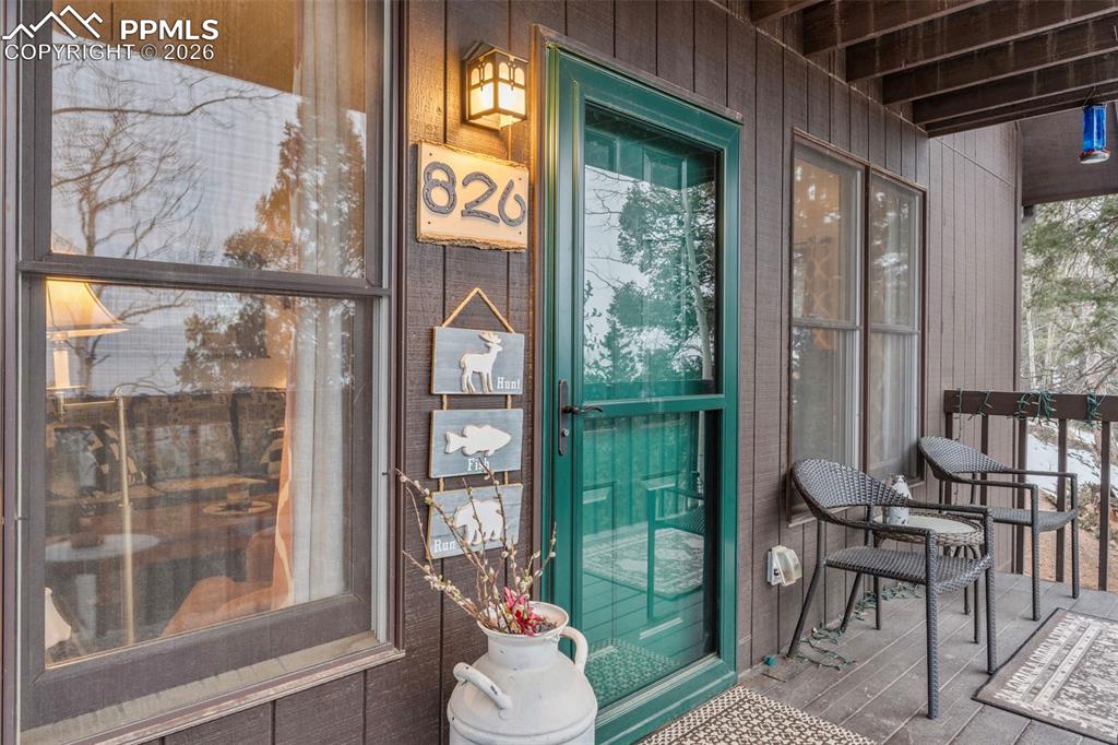 Image 6 of 50: Entry