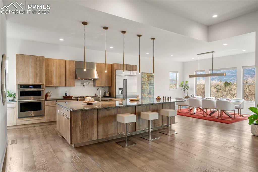 Image 19 of 48: Kitchen