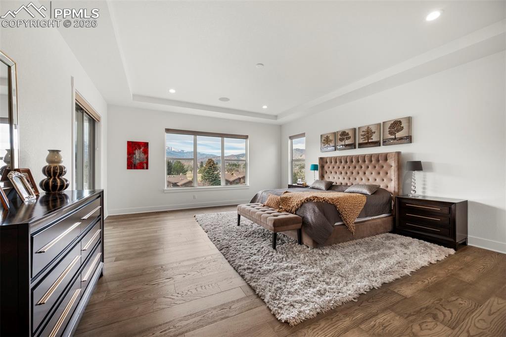 Image 23 of 48: Bedroom