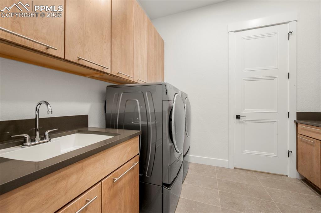 Image 31 of 48: Laundry