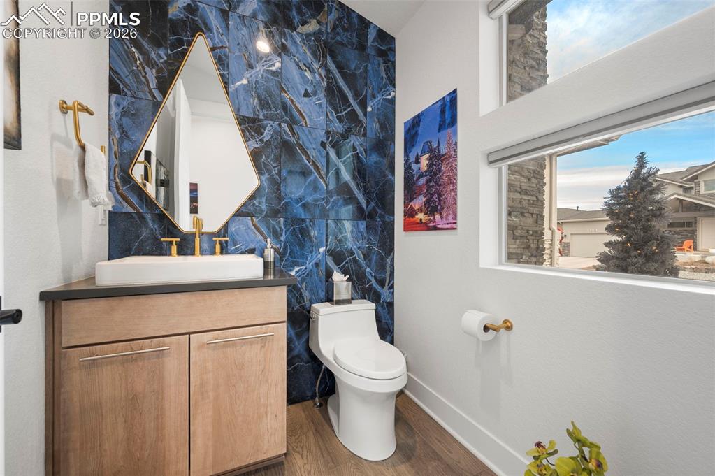 Image 37 of 48: Bathroom