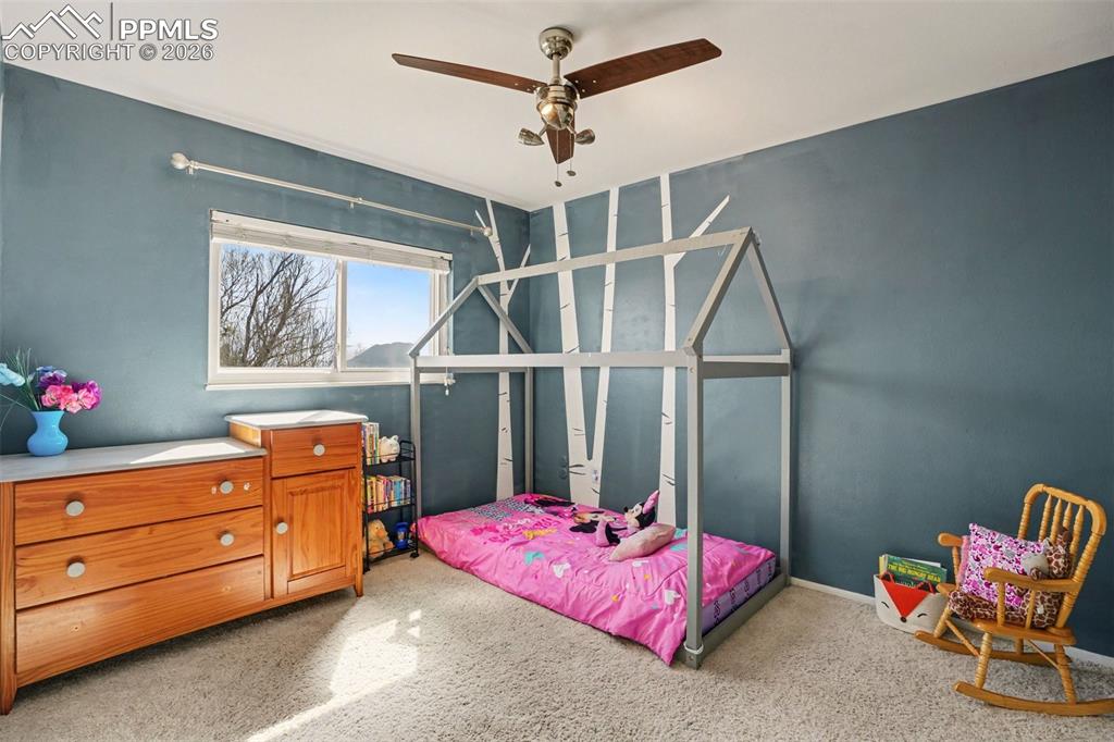 Image 12 of 25: Bedroom