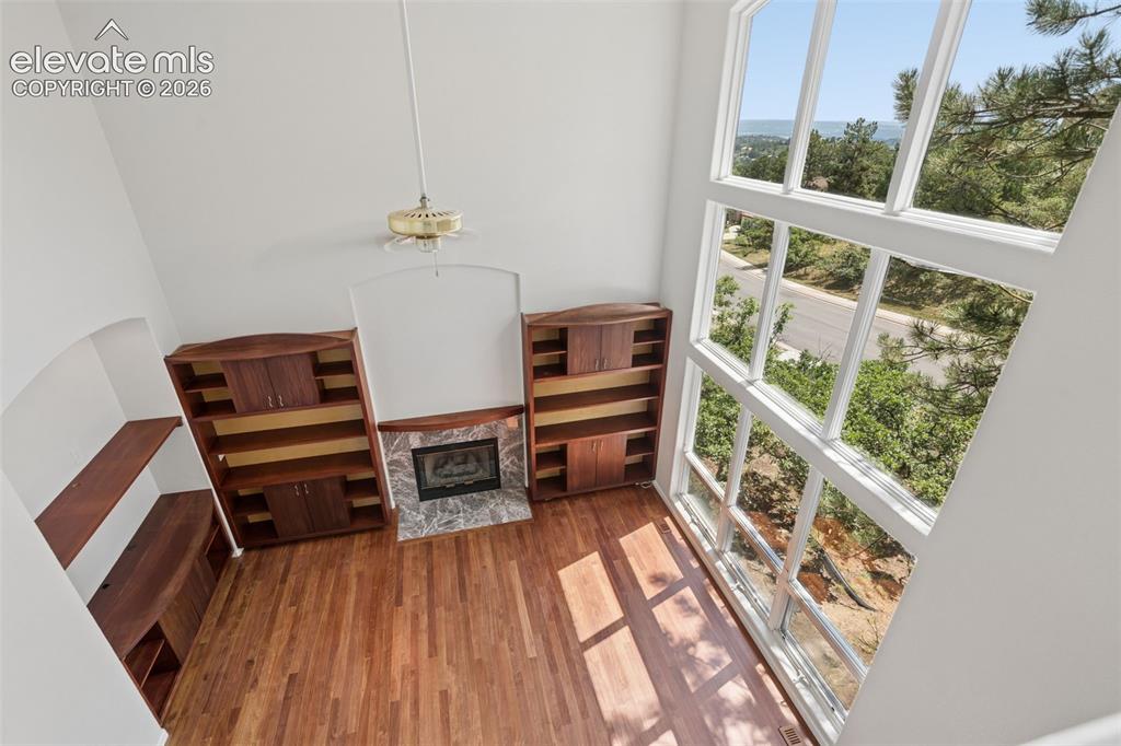 Image 11 of 50: Living Room