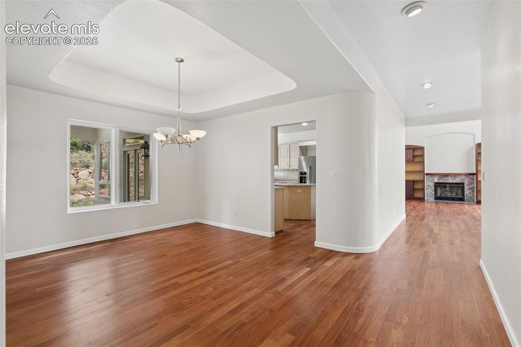 Image 13 of 50: Dining Room