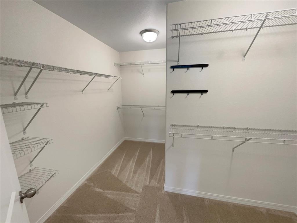 Image 13 of 26: Closet