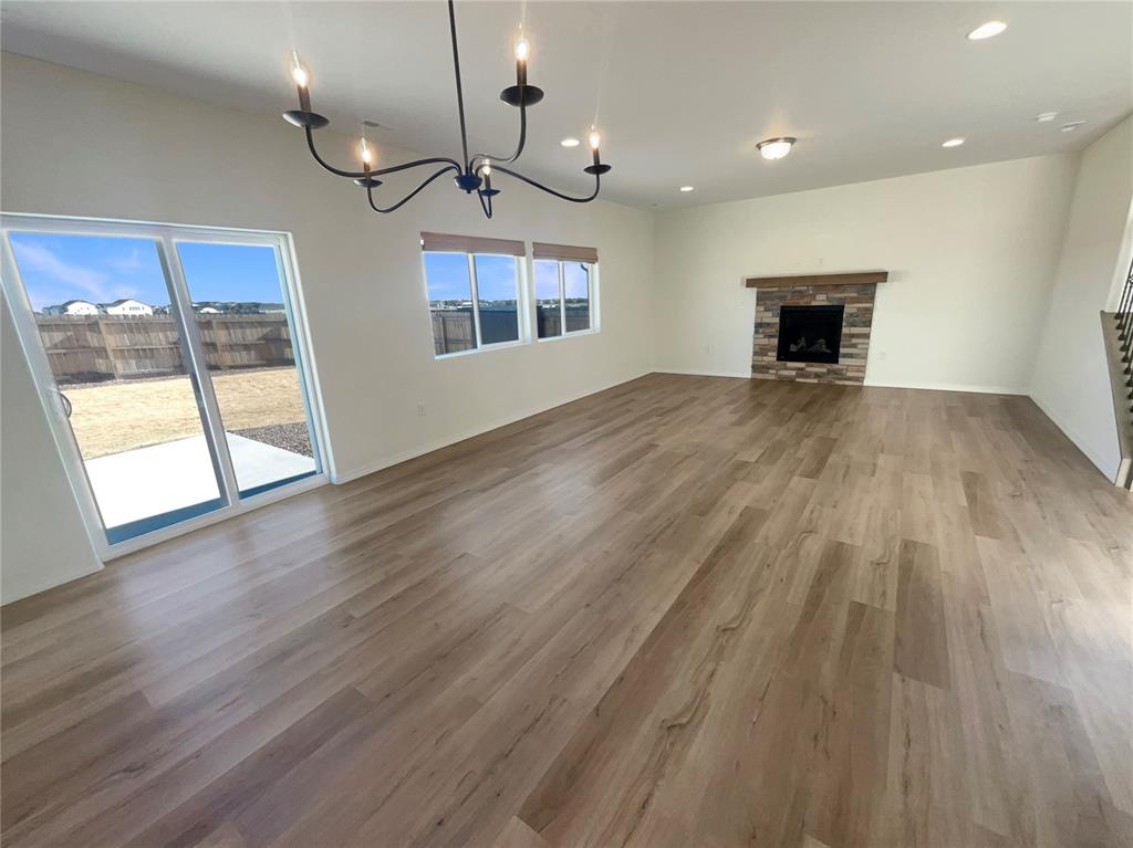 Image 21 of 26: Living Room