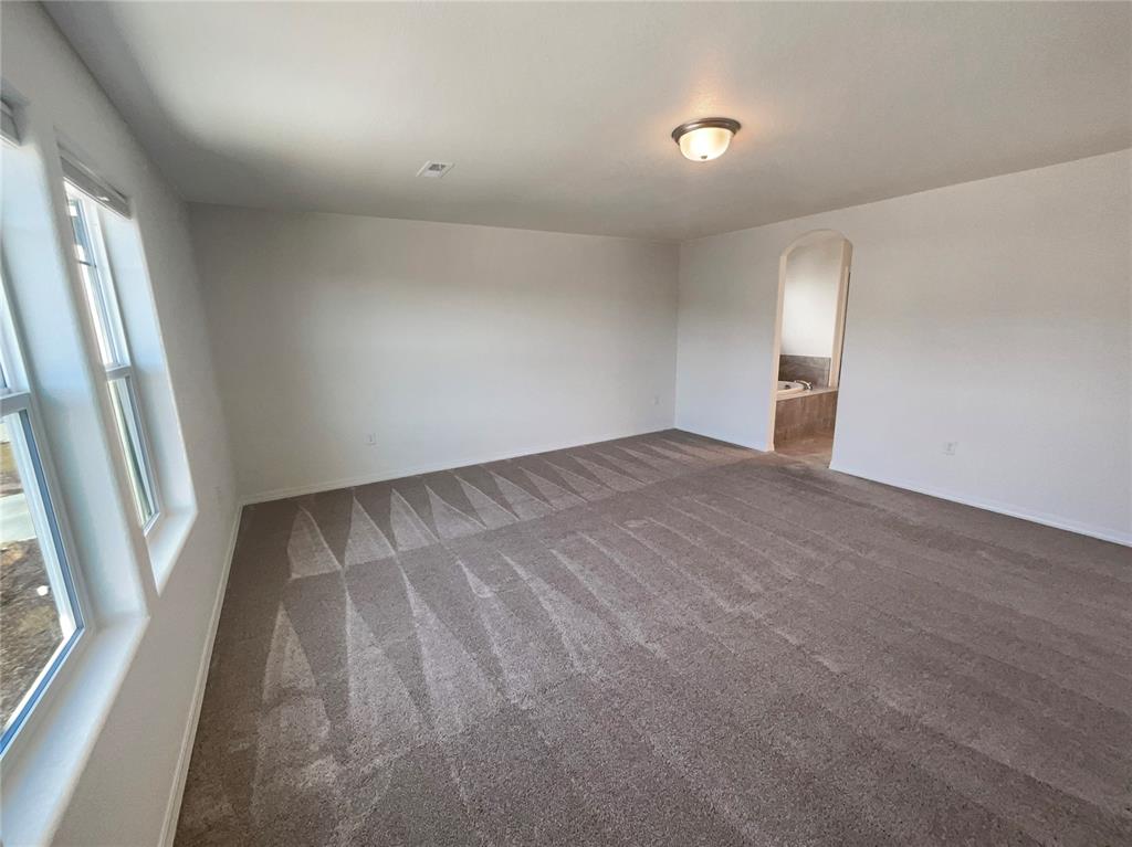 Image 4 of 26: Bedroom