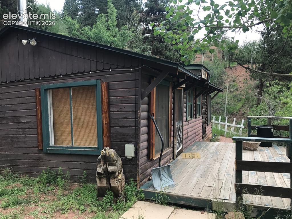 Image 3 of 20: Side of Structure