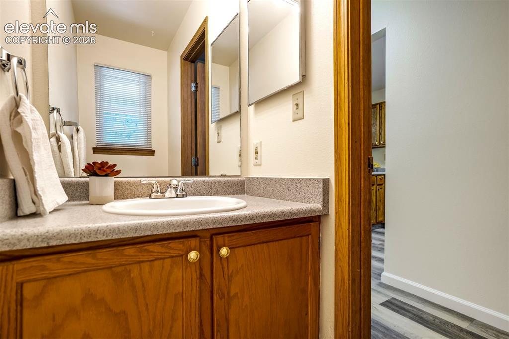 Image 16 of 44: Bathroom