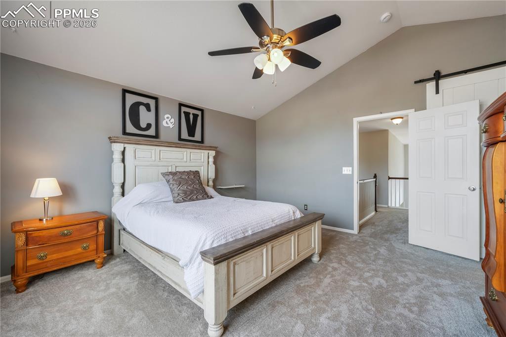 Image 22 of 50: Bedroom