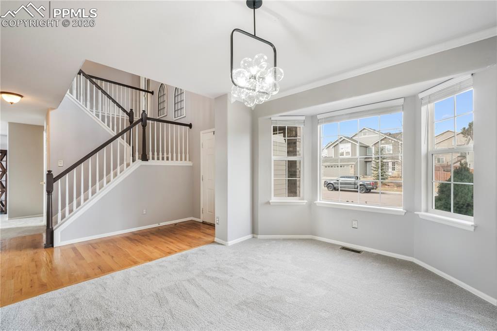 Image 3 of 50: Dining Area