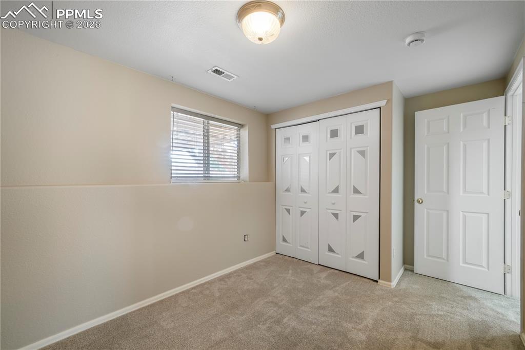 Image 42 of 50: Bedroom