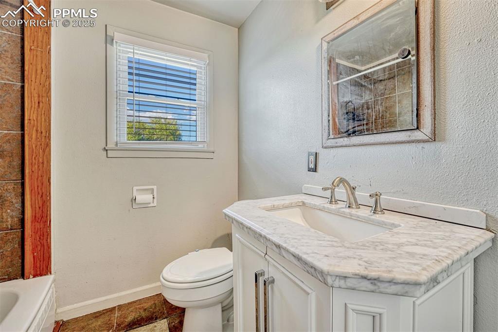 Image 9 of 26: Bathroom