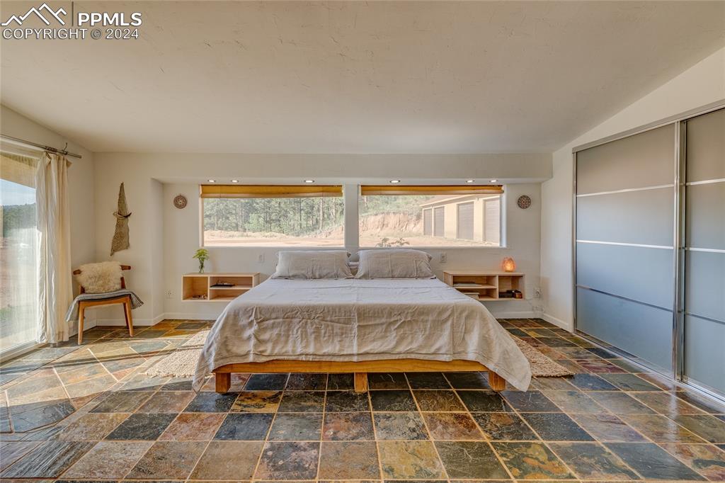Image 15 of 47: View of bedroom