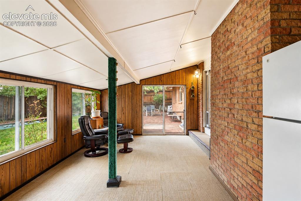 Image 16 of 41: Sun Room