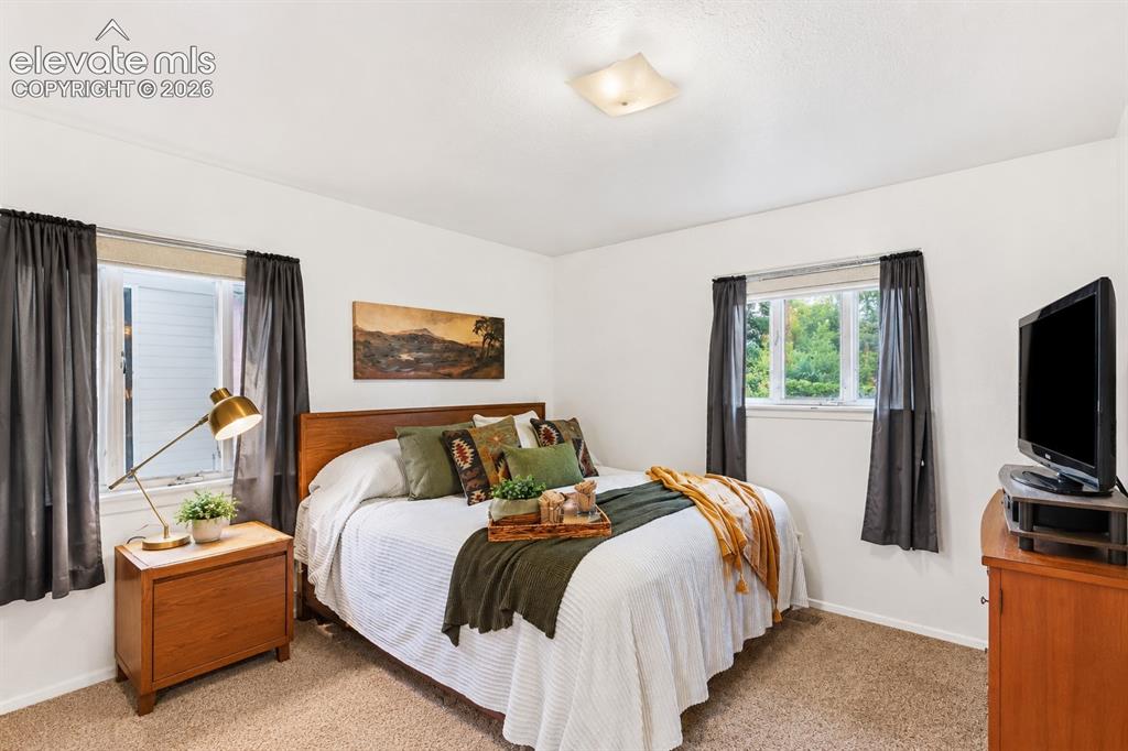 Image 17 of 41: Bedroom