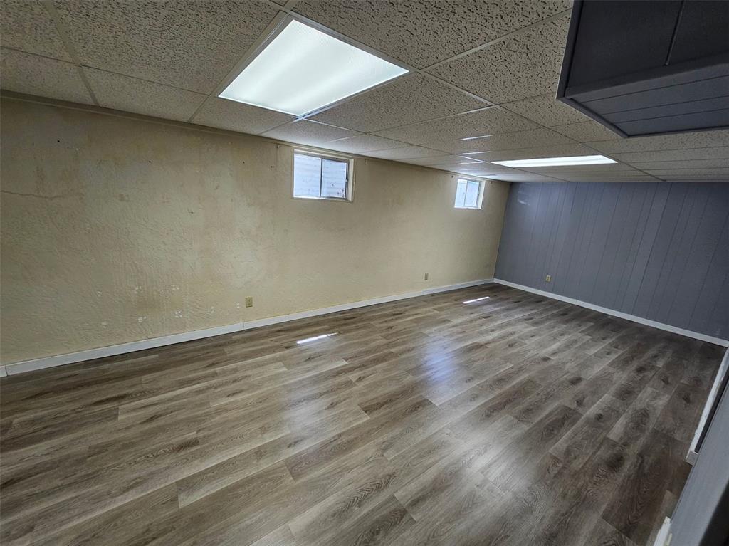 Image 15 of 27: Basement