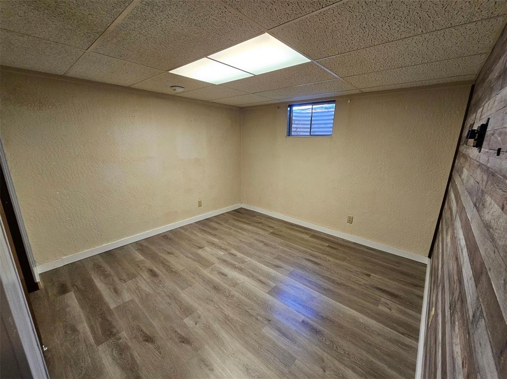 Image 18 of 27: Basement