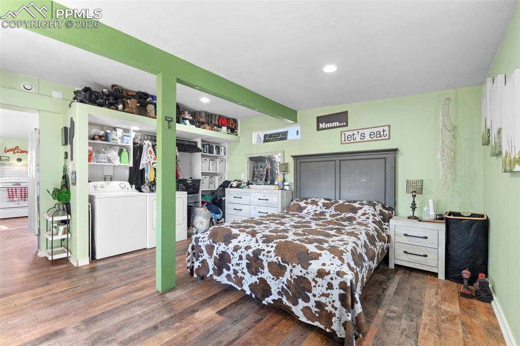 Image 12 of 46: Bedroom