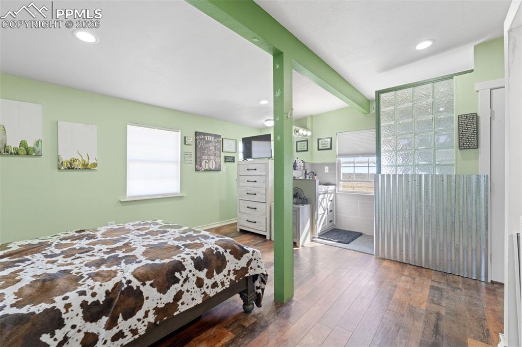 Image 13 of 46: Bedroom