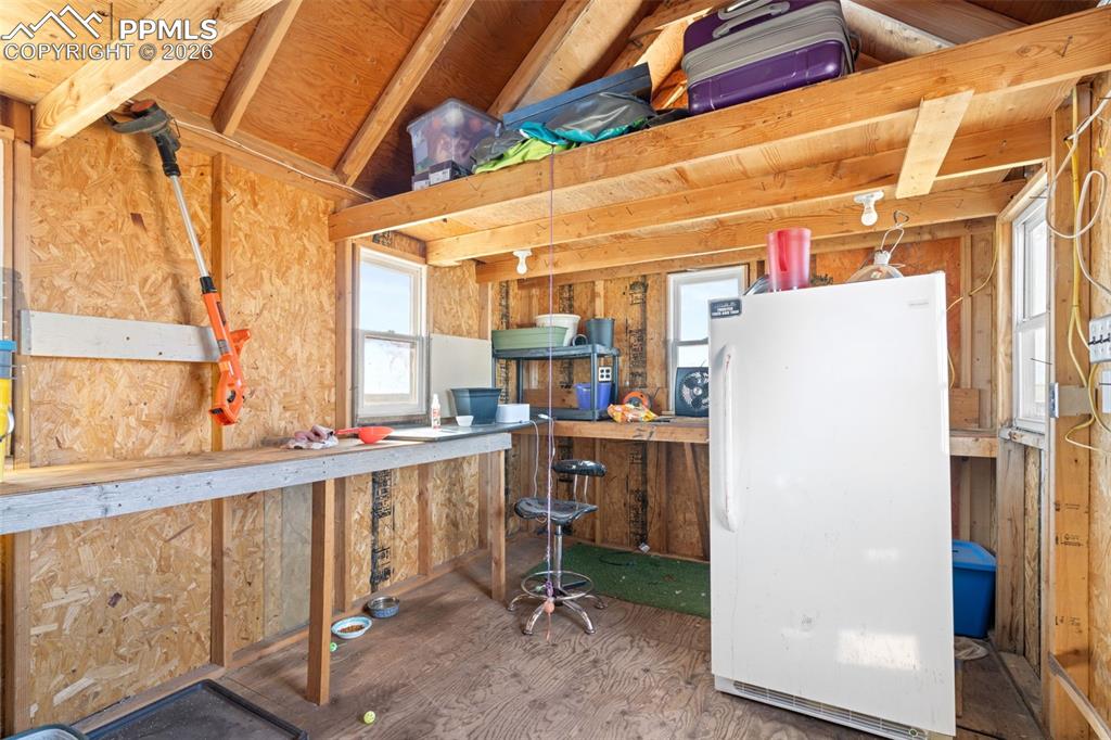 Image 35 of 46: Kitchen