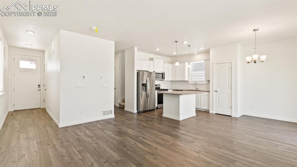 Image 2 of 24: Kitchen