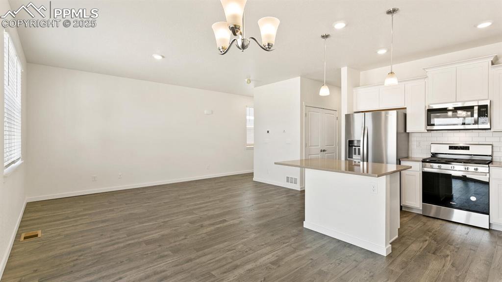 Image 3 of 24: Kitchen