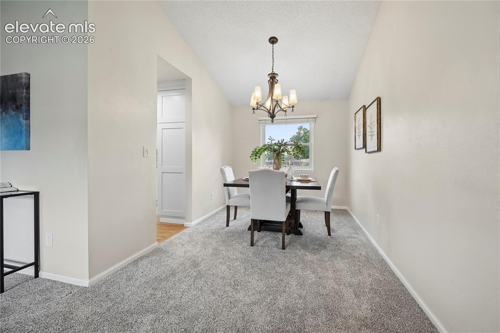 Image 6 of 50: Dining Area