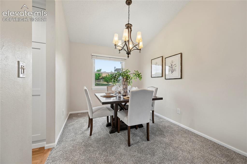 Image 7 of 50: Dining Area