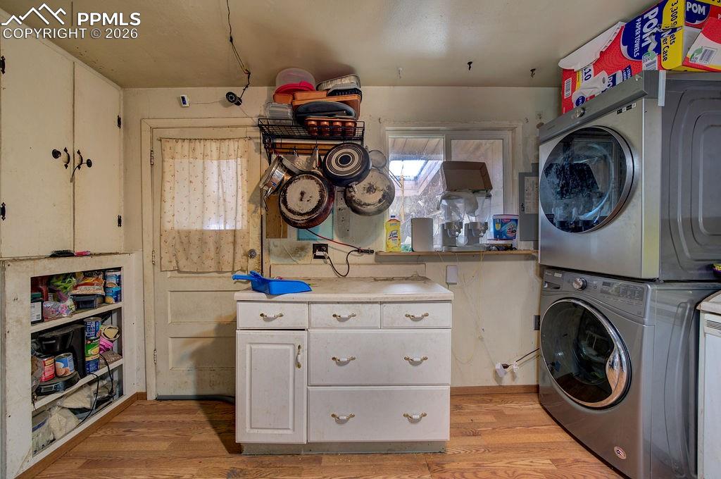 Image 13 of 17: Laundry