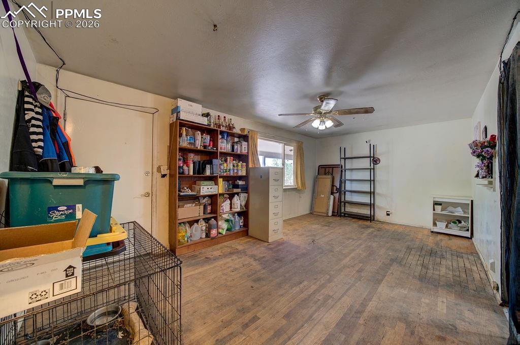 Image 3 of 17: Living Room