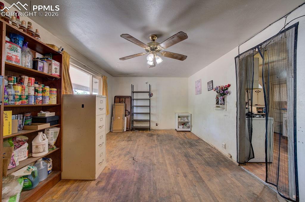 Image 6 of 17: Living Room