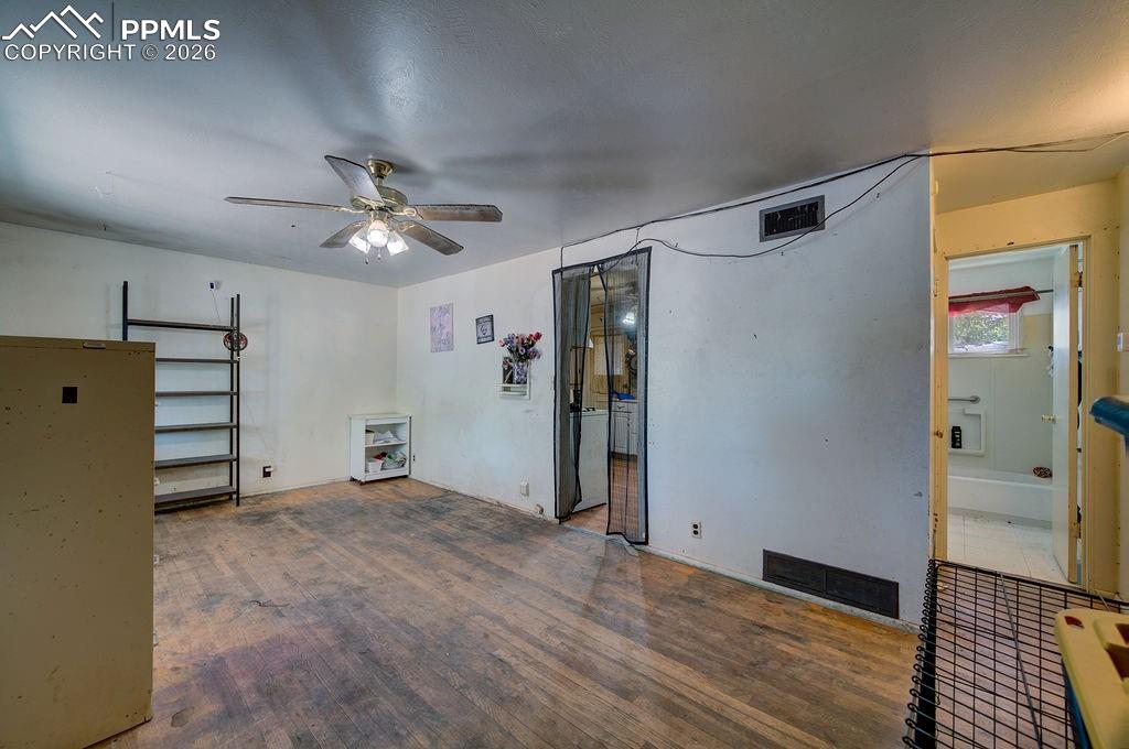 Image 7 of 17: Living Room