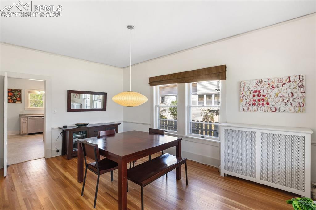 Image 11 of 41: Dining Room