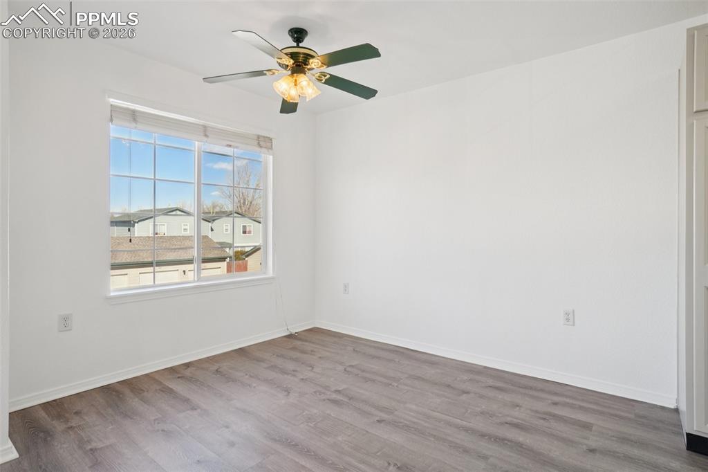 Image 11 of 30: Dining Area