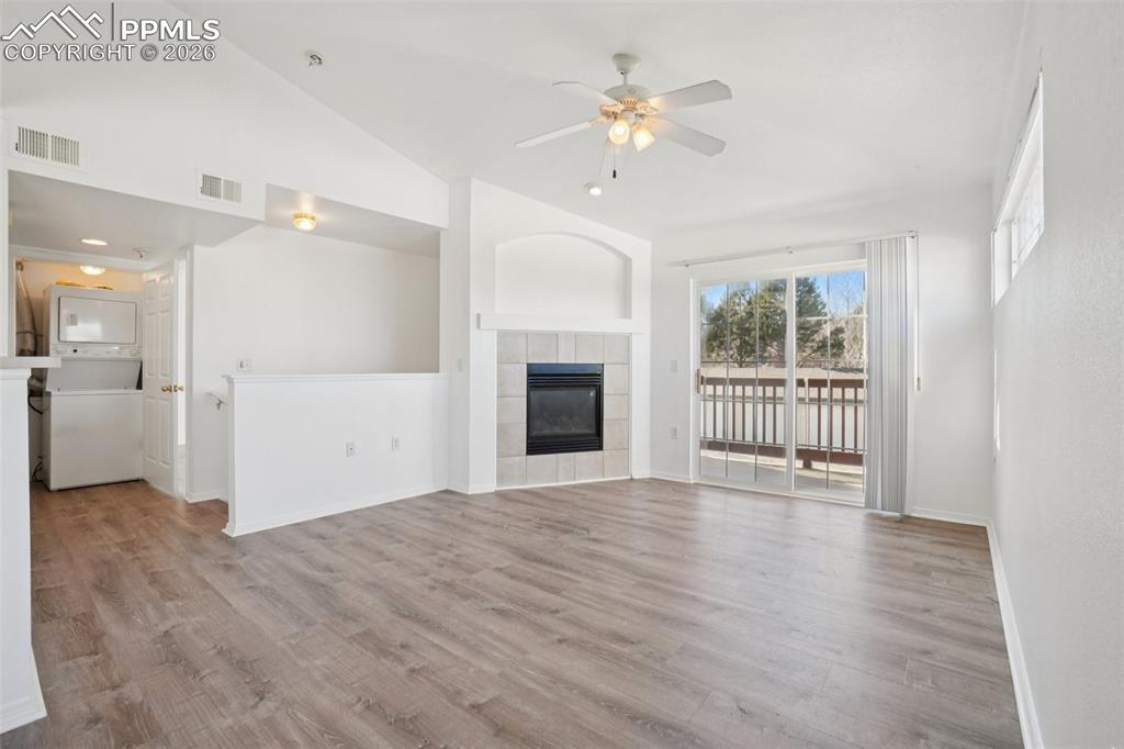 Image 7 of 30: Living Room