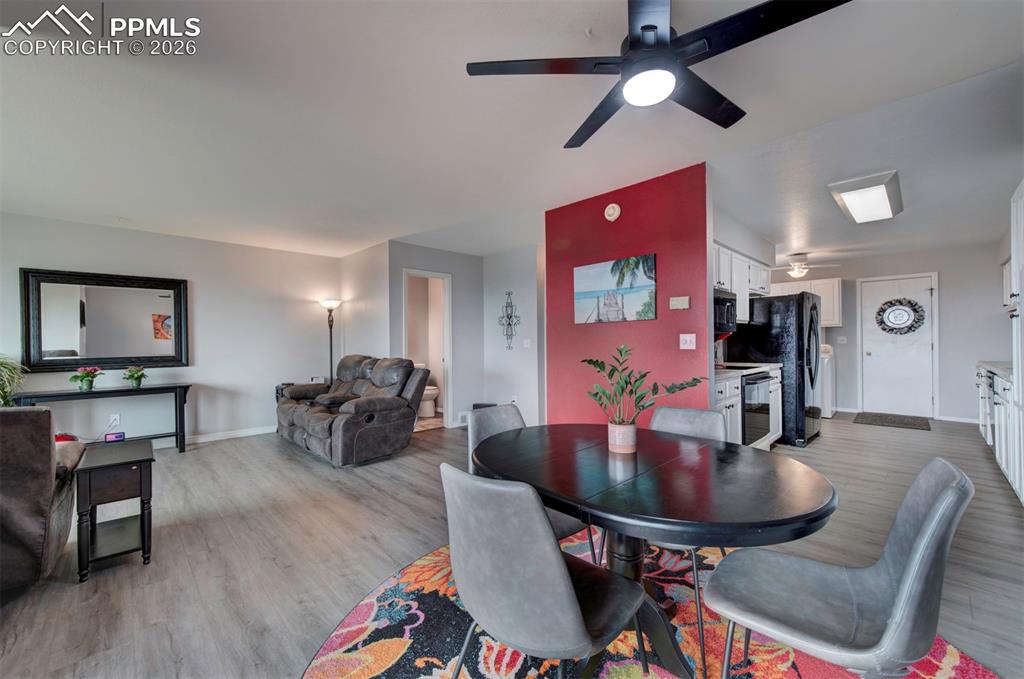 Image 6 of 49: Dining Area