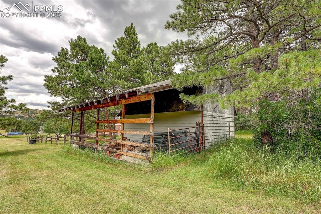 Image 42 of 49: View of outbuilding