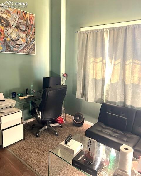 Image 8 of 10: Office Area