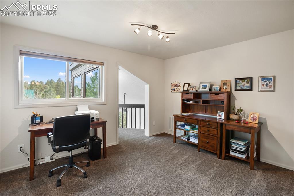 Image 20 of 40: Office