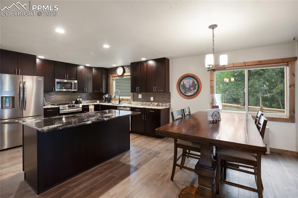 Image 6 of 40: Kitchen