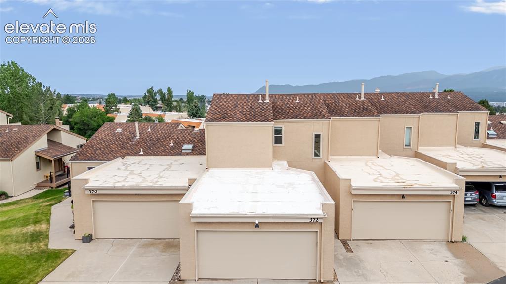 Image 2 of 49: Roof looks great but it