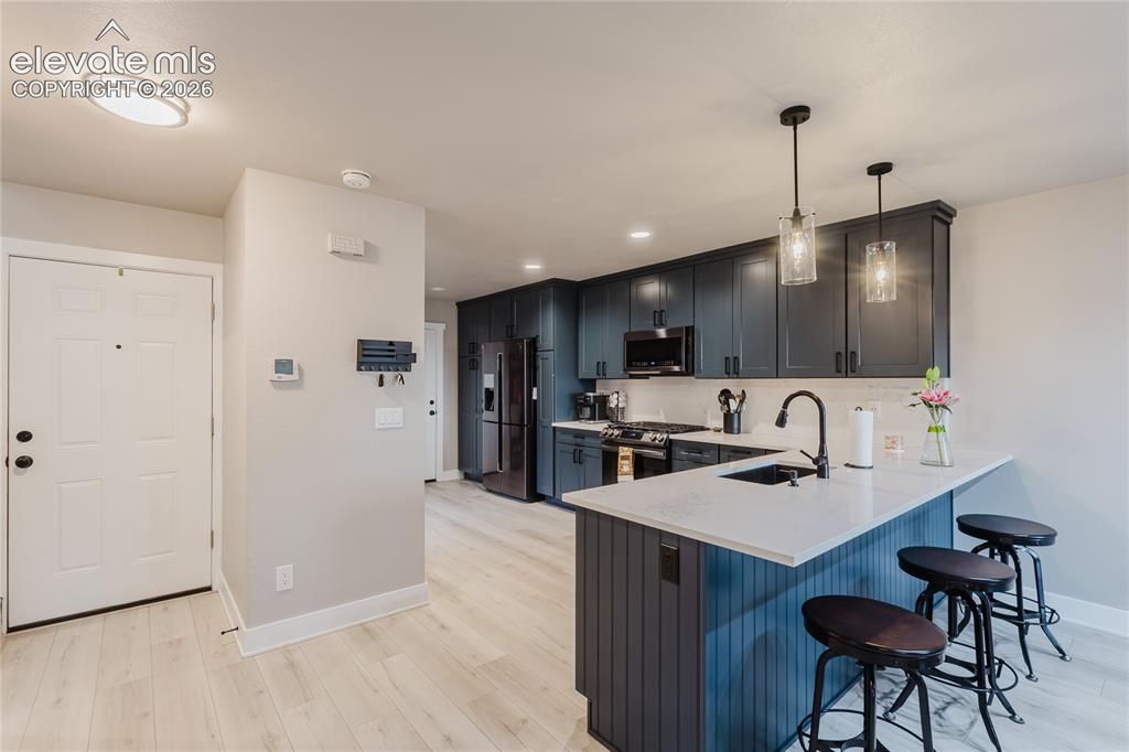 Image 7 of 49: Gorgeous kitchen