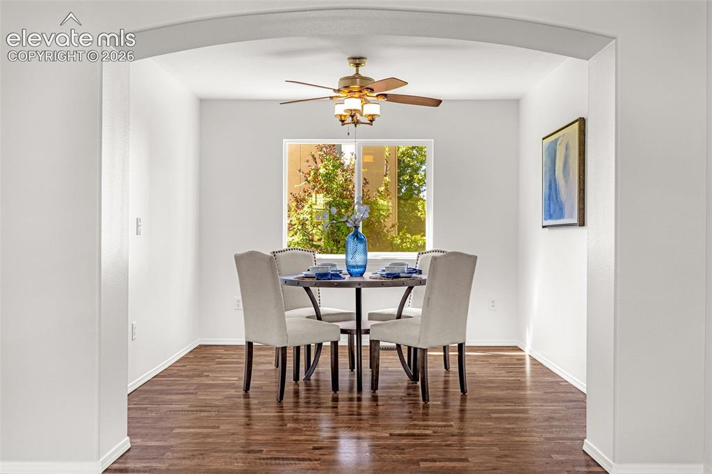 Image 28 of 39: Dining Area