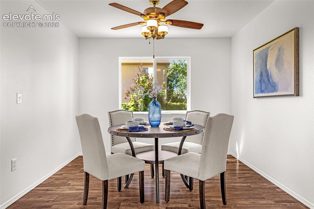 Image 29 of 39: Dining Area