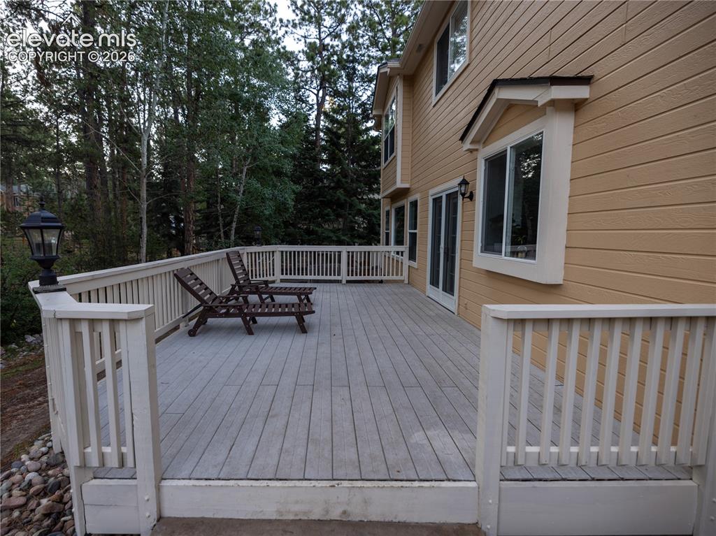 Image 48 of 49: Deck