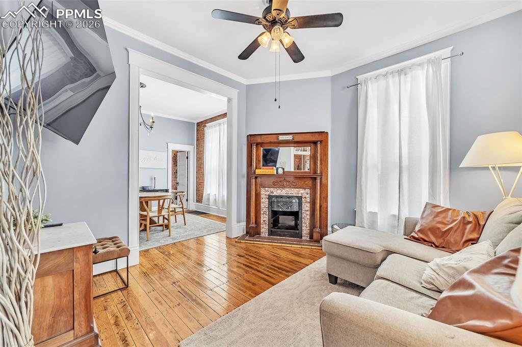 Image 6 of 27: Living Room