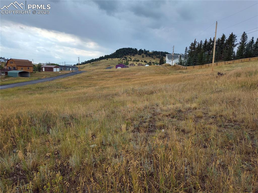 Image 21 of 22: Yard