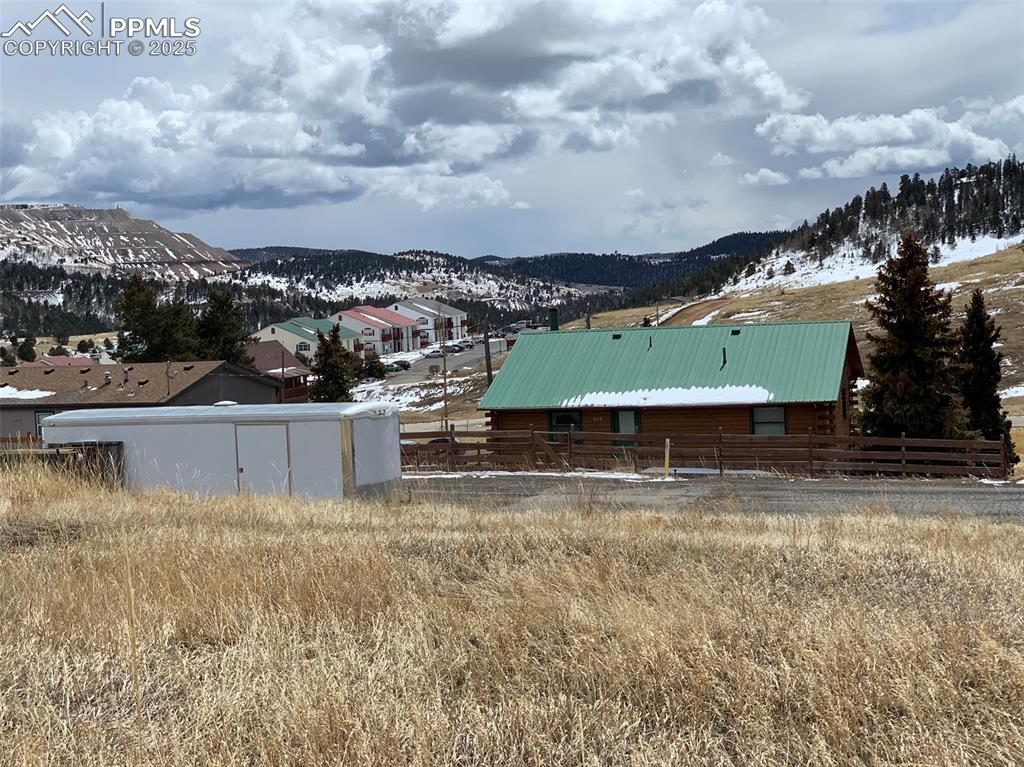 Image 4 of 22: Mountain view