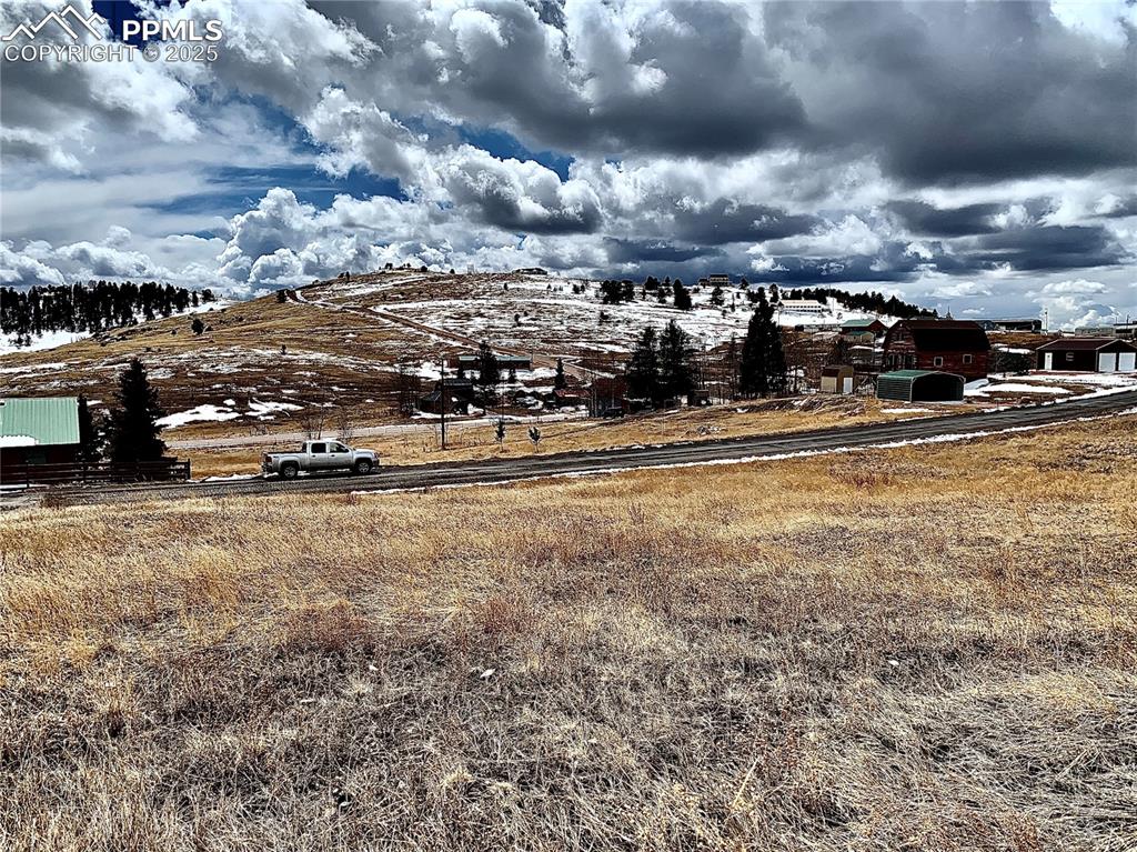 Image 9 of 22: View of mountain backdrop